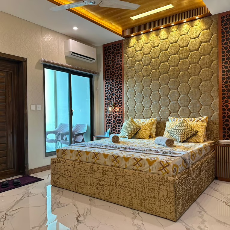 Multi Residencia & Orchard Farmhouse